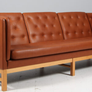 Erik Jørgensen tre personers sofa, model EJ315, nybetrukket