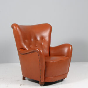 Dansk Møbelproducent, overpolstret lænestol cognac læder. 1940'erne