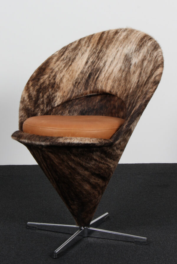 Verner Panton cone chair af læder og skind