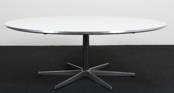 Piet Hein & Arne Jacobsen cirkulært sofabord, nylakeret