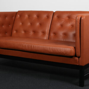 Erik Jørgensen to personers sofa, model EJ315, nybetrukket
