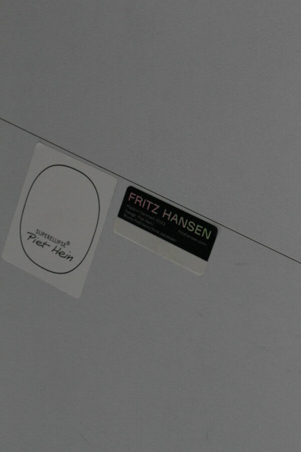 Piet Hein og Bruno Mathsson . Super Ellipse spisebord. Model B619. 2023 - Billede 5