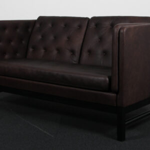 Erik Jørgensen to personers sofa, model EJ315, nybetrukket
