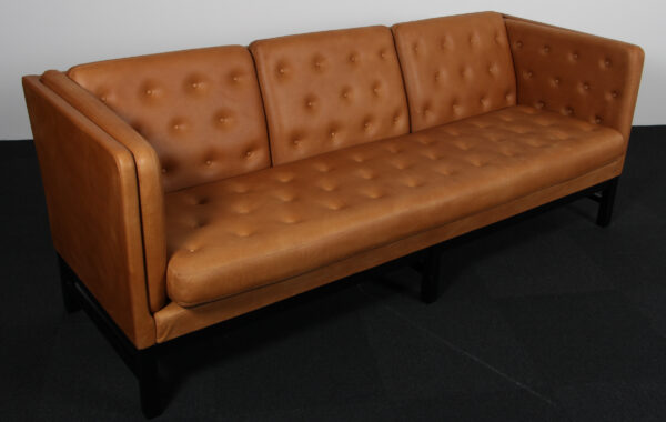 Erik Jørgensen tre personers sofa, model EJ315, nybetrukket - Billede 2