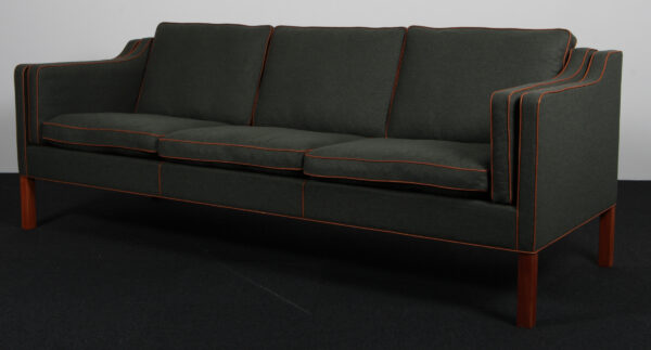 Børge Mogensen. Fritstående tre-pers. sofa, model 2213