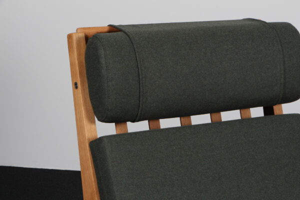 Hans J. Wegner højrygget lænestol model GE375, sæbebehandlet eg og uld - Billede 7