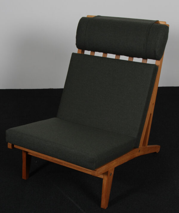 Hans J. Wegner højrygget lænestol model GE375, eg og Uld - Billede 2
