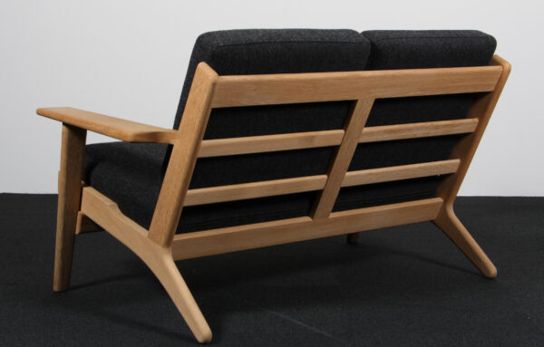 Hans J. Wegner to personers sofa model GE-290/2. Hallingdal, 2019 - Billede 3