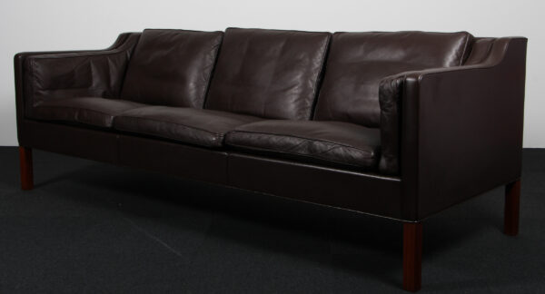 Børge Mogensen. Fritstående trepers. sofa, model 2213. Original betrukket