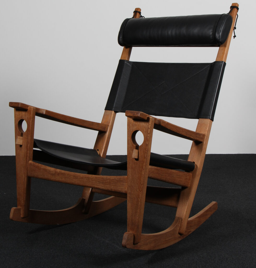 Hans J. Wegner Nøglehul gyngestol, GE673. Original betrukket
