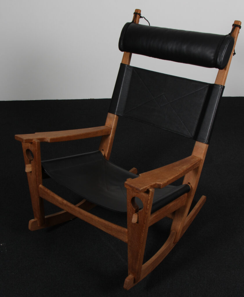 Hans J. Wegner Nøglehul gyngestol, GE673. Original betrukket - Billede 2