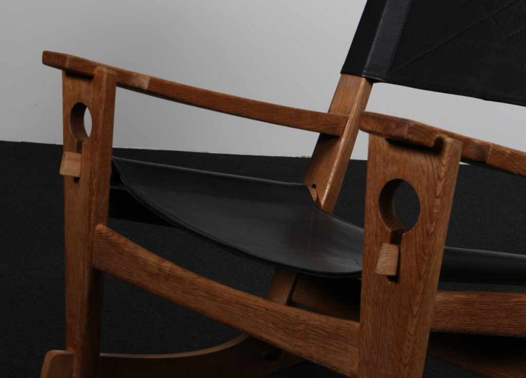 Hans J. Wegner Nøglehul gyngestol, GE673. Original betrukket - Billede 6