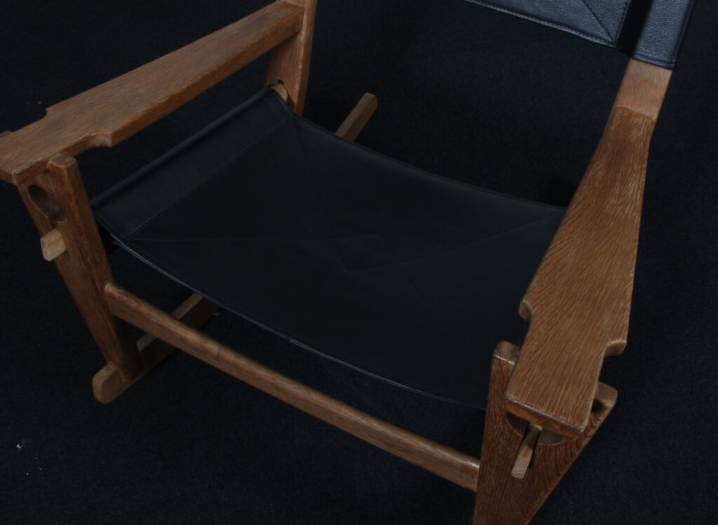 Hans J. Wegner Nøglehul gyngestol, GE673. Original betrukket - Billede 5