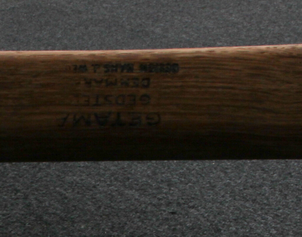 Hans J. Wegner Nøglehul gyngestol, GE673. Original betrukket - Billede 4