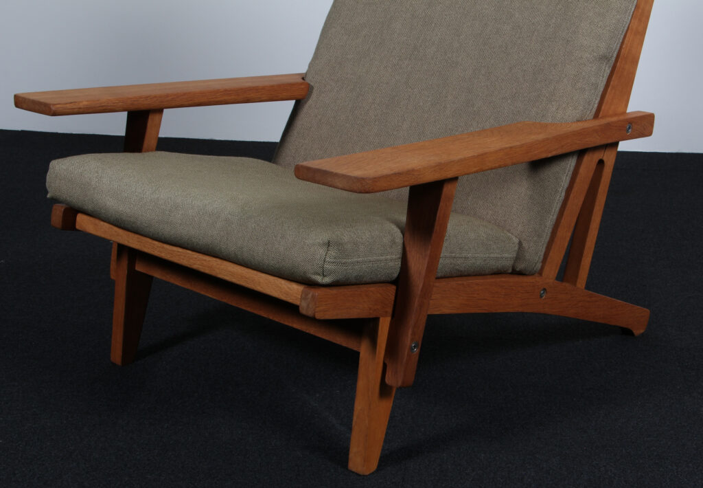 Hans J. Wegner højrygget lænestol model GE375, olieret eg. Tidlig model - Billede 6