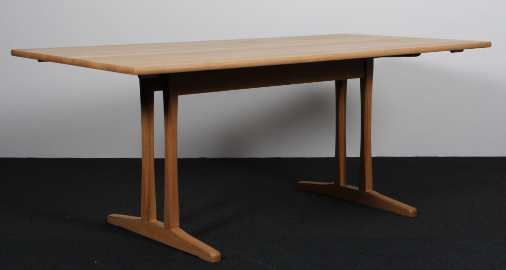 Børge Mogensen shakerbord af massiv eg. M/ plader. Model C18