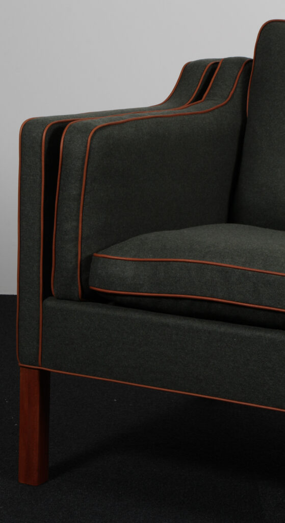 Børge Mogensen. Fritstående to pers. sofa, model 2212. Nybetrukket - Billede 6