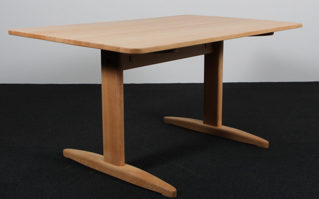 Børge Mogensen shaker bord af sæbebehandlet bøg, model 1181