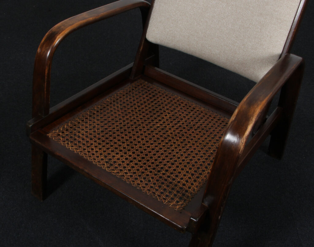 Magnus Stephensen for Fritz Hansen. Lænestol af bejdset bøg og Hallingdal. 1930'erne - Billede 4