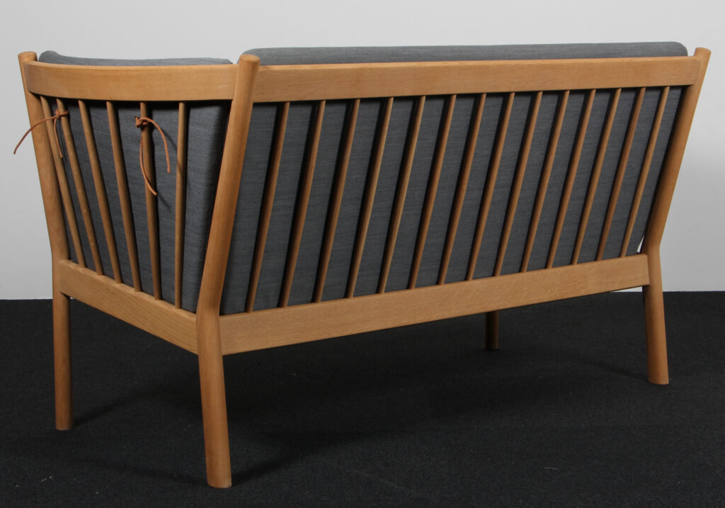 Erik Ole Jørgensen to personers sofa, model J149. Eg - Billede 3