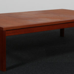 Ole Gjerløv Knudsen og Torben Lind, sofabord af teak. Modulline