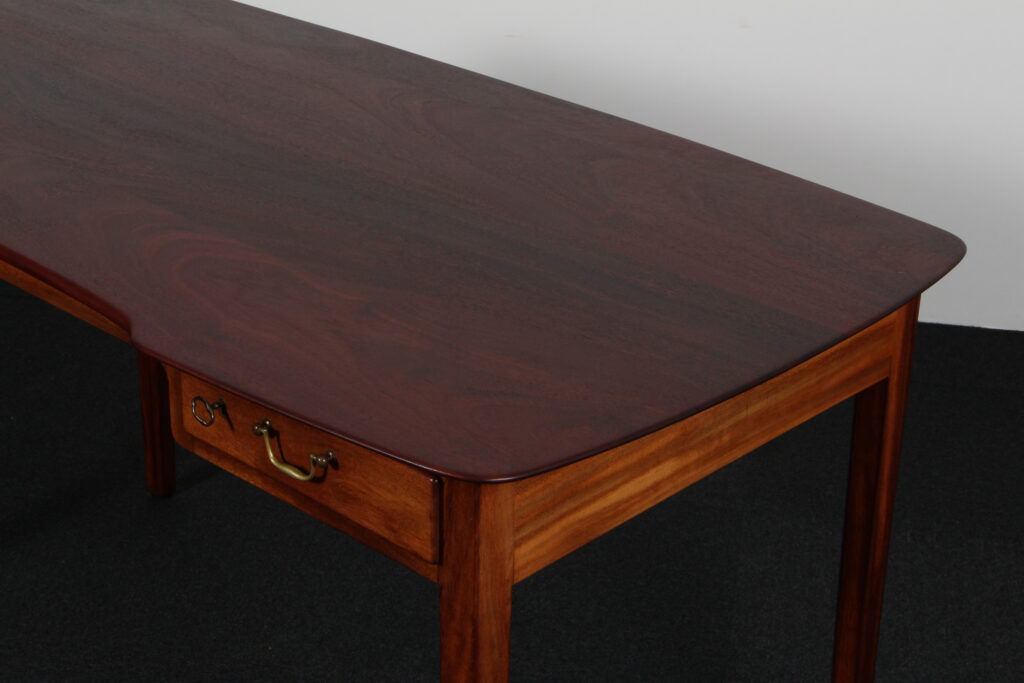 Ole Wanscher for AJ Iversen. Skrivebord af massiv mahogni. 1940'erne - Billede 9