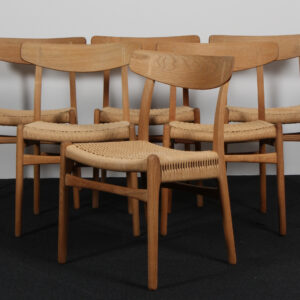 Hans J. Wegner sæt på seks stole af eg, model CH23