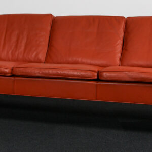Børge Mogensen. Fritstående trepers. sofa, model 2213. Original betrukket