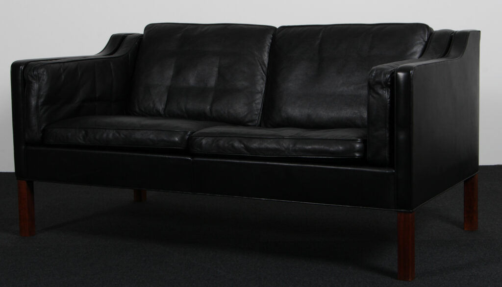 Børge Mogensen. Fritstående to pers. sofa, model 2212. Original betrukket