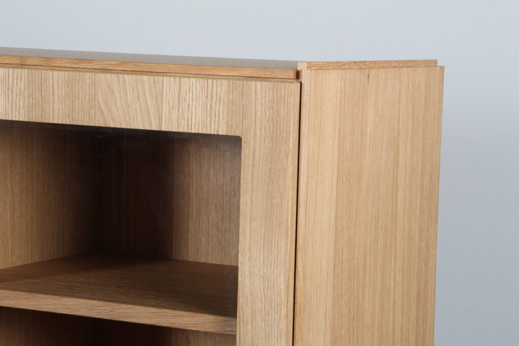 Plauborg X Another Classic vitrine af delvist massiv egetræ. (NY) - Billede 6
