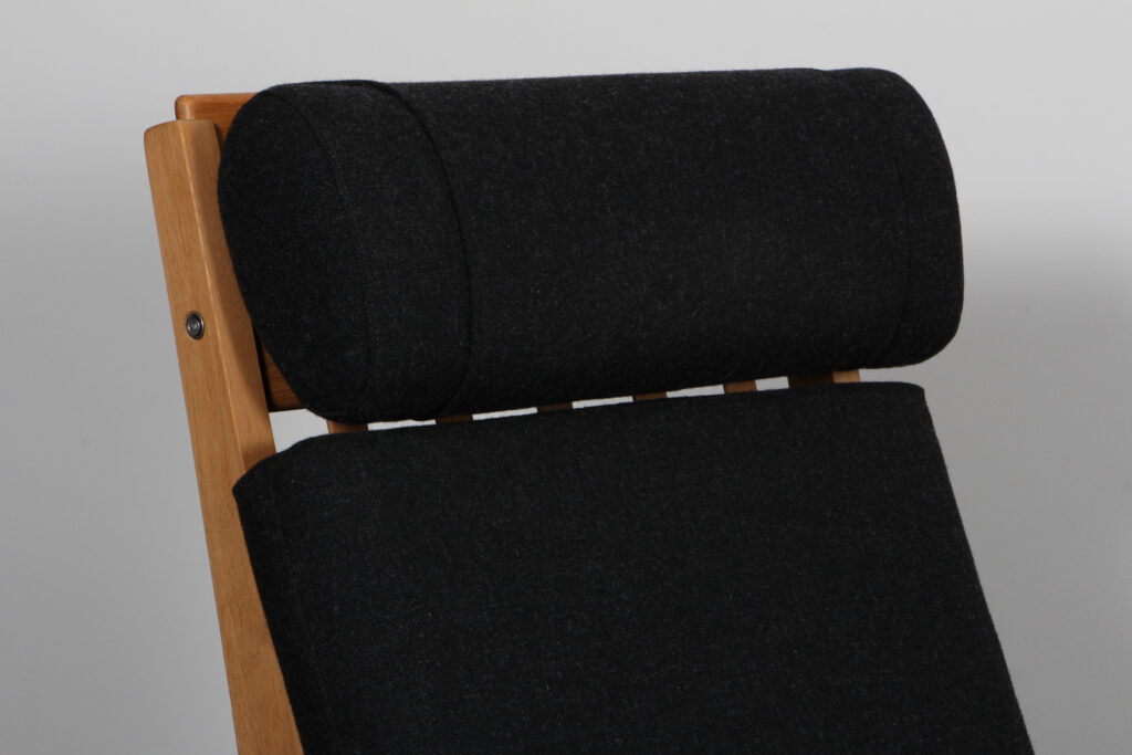 Hans J. Wegner højrygget lænestol model GE375, sæbebehandlet eg og uldstof - Billede 7