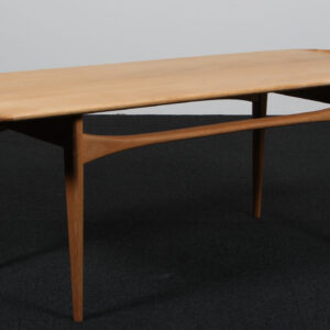 Tove & Edvard Kindt Larsen sofabord af massiv eg