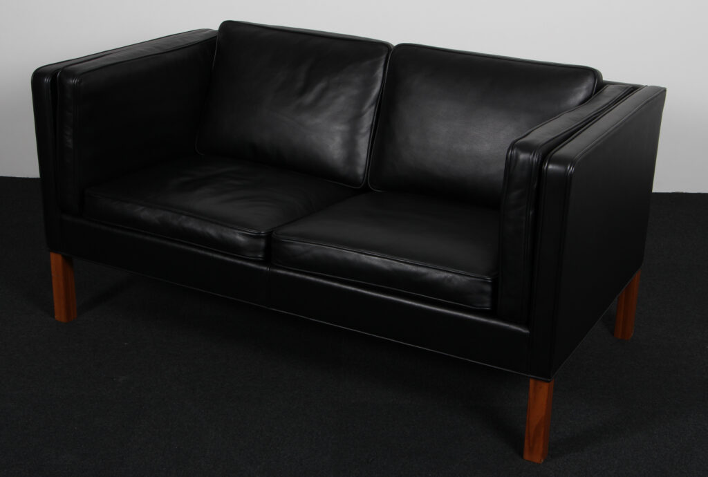 Børge Mogensen to personers sofa, model 2332. Original betrukket - Billede 2