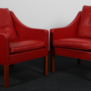 Børge Mogensen. Par lænestole, model 2207. Original betrukket