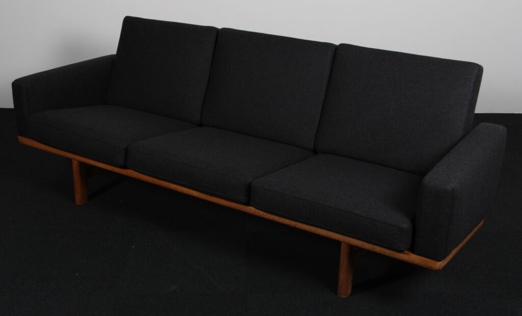 Hans J. Wegner tre personers sofa, model 236/3. Camira uldstof - Billede 2