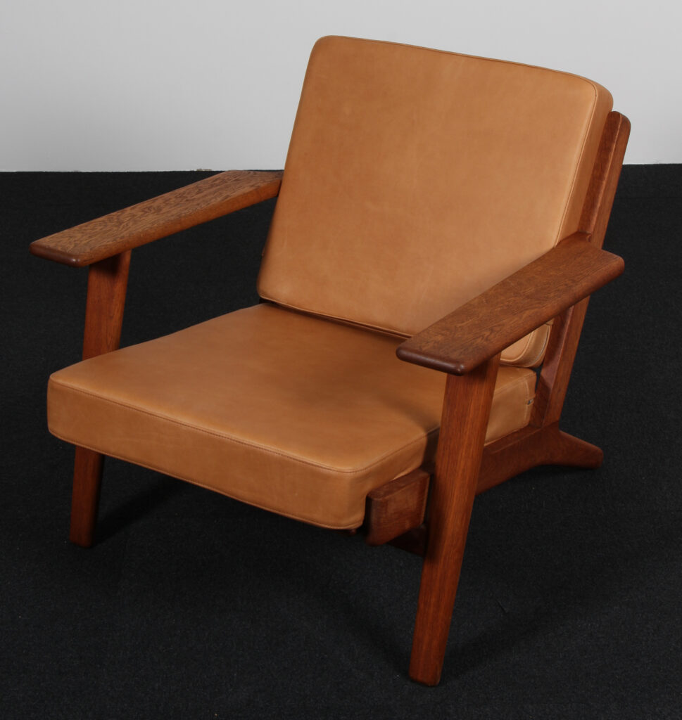 Hans J. Wenger lænestol af eg og anilin læder. GE290 - Billede 2