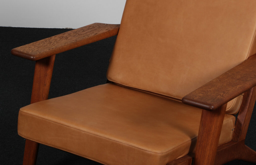 Hans J. Wenger lænestol af eg og anilin læder. GE290 - Billede 5