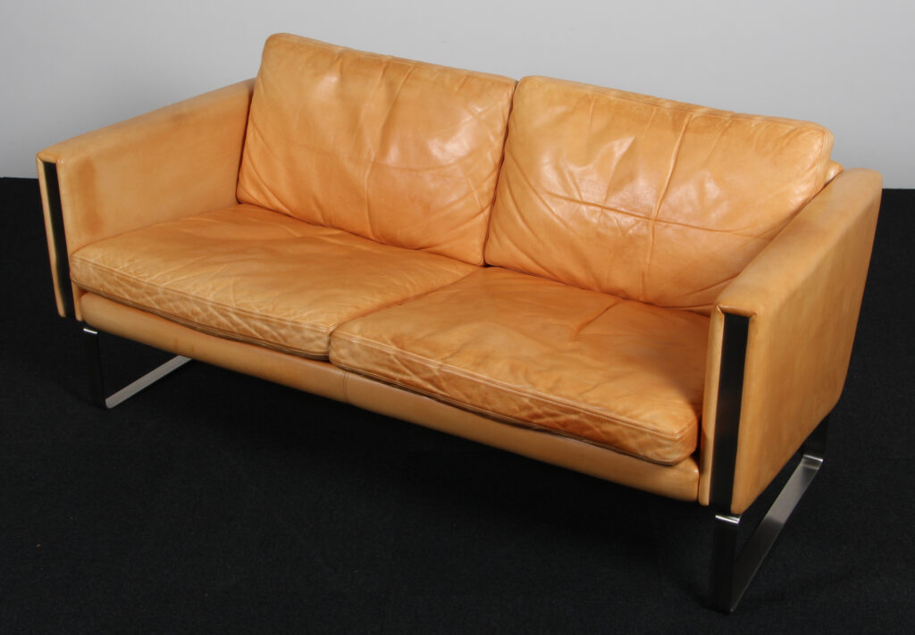 Hans J. Wegner to personers sofa af vegetabilsk læder, model CH102 - Billede 2