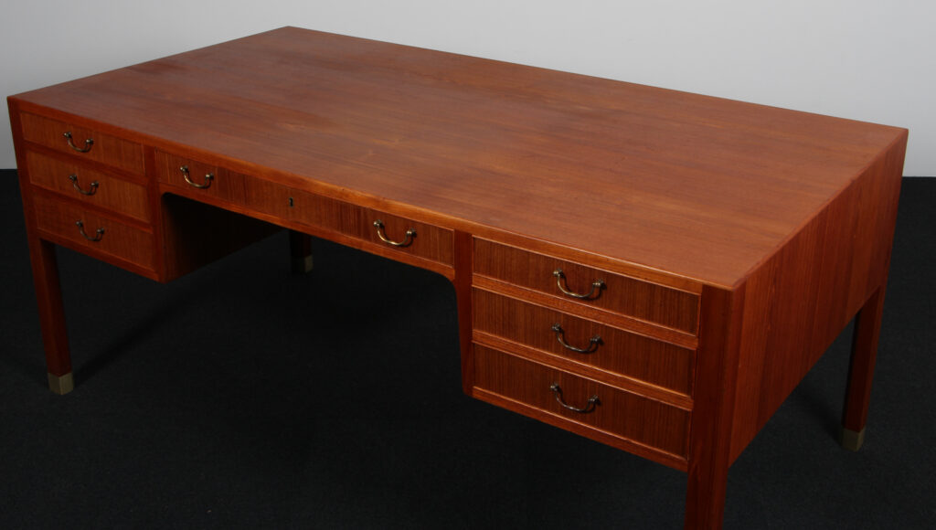 Ole Wanscher for AJ Iversen. Skrivebord af Teak. 1950’erne - Billede 2