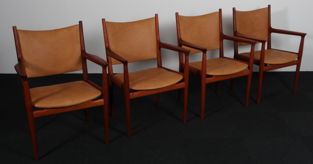 Hans J. Wegner fire armstole af mahogni og anilin læder, model JH513 - Billede 2