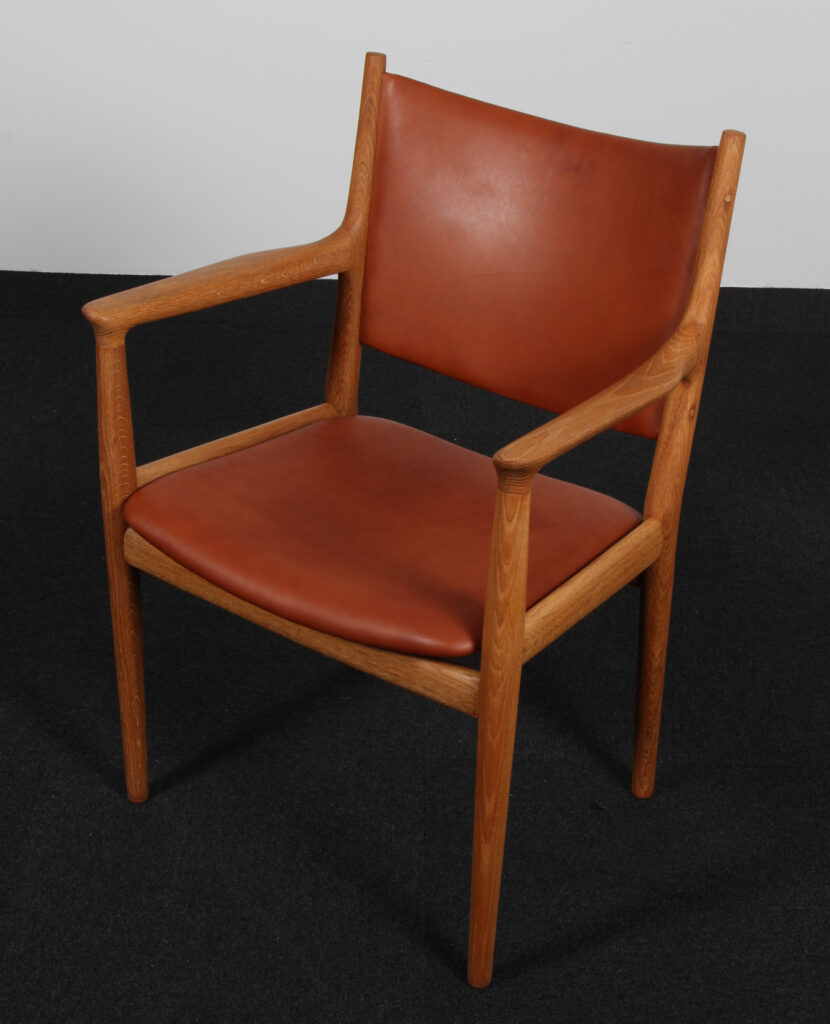 Hans J. Wegner armstol af olieret eg og anilin læder, model JH513 - Billede 2