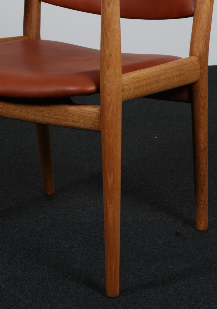 Hans J. Wegner armstol af olieret eg og anilin læder, model JH513 - Billede 6