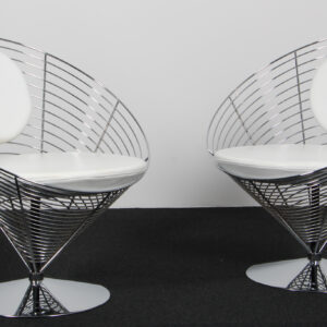 Verner Panton lænestol af stål og hvid læder