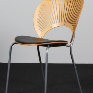 Nanna Ditzel Trinidad stole af ahorn og anilin læder