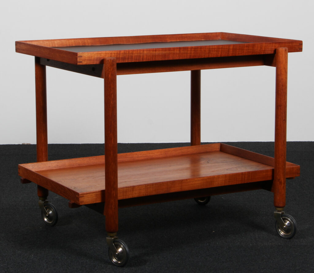 Poul Hundevad bakkebord af teak og formica