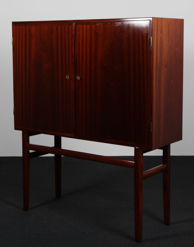 Ole Wanscher dækketøjsskab, mahogni, Rungstedlund