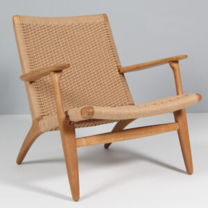 Hans J. Wegner. Vintage lænestol af eg og flet, model CH25