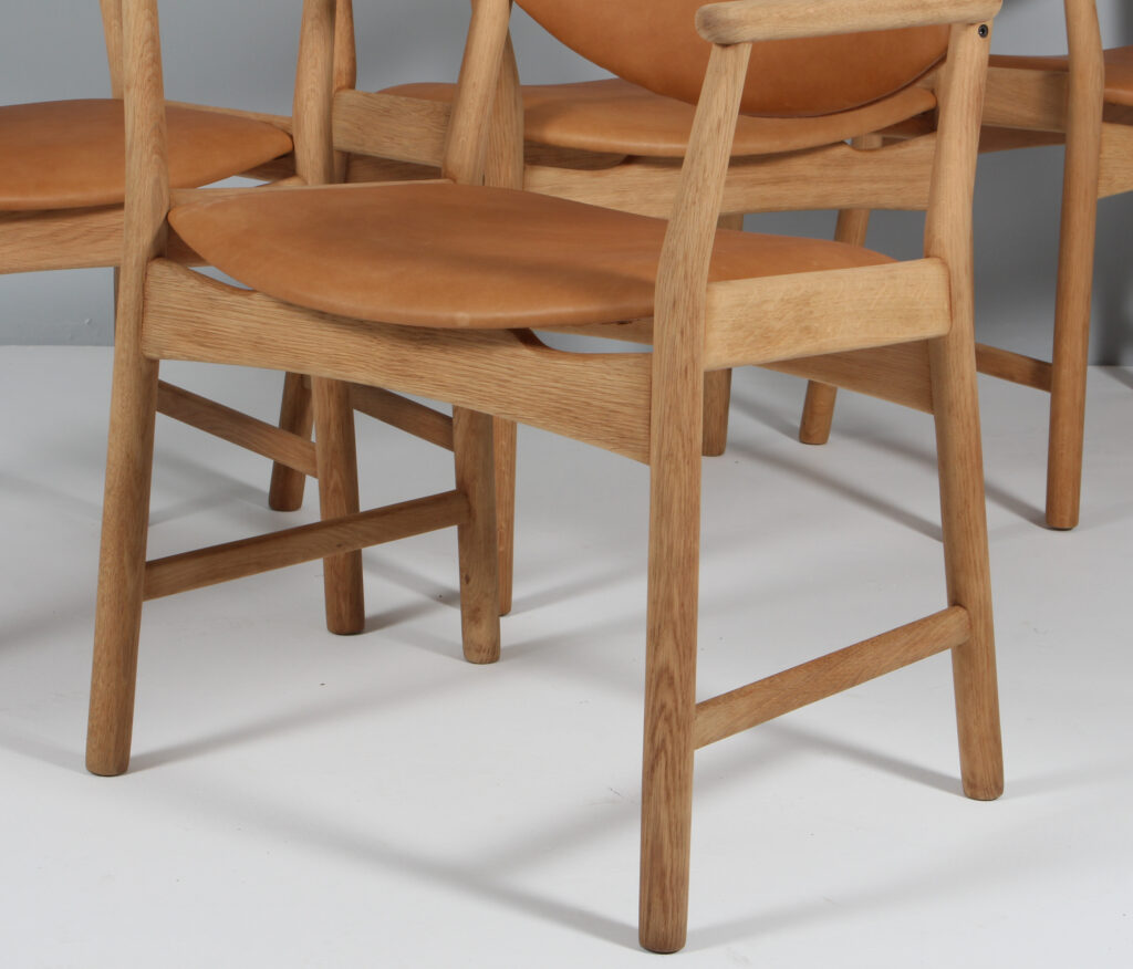 Ejner Larsen & Aksel Bender Madsen sæt på fire armstole. Eg og anilin læder - Billede 4
