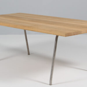 Hans J. Wegner sofabord af massiv eg og stål. CH413