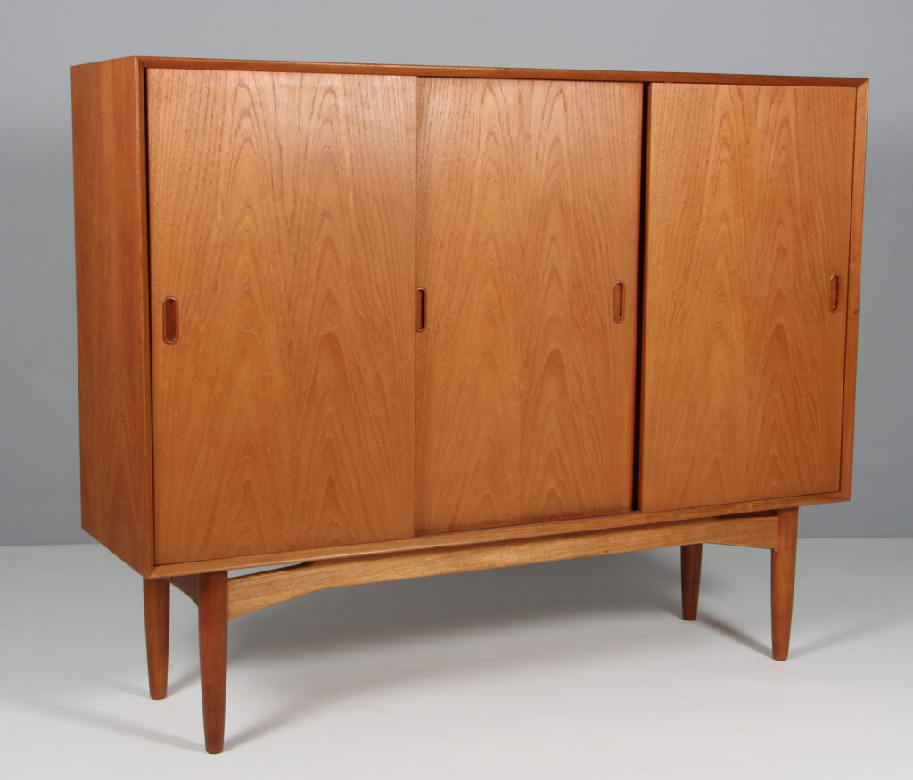 Omann Junior skænk af teak og eg, model 5.